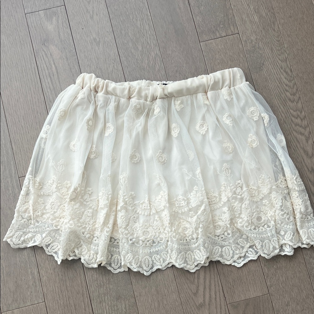 Forever 21 Cream Lace Mini Skirt